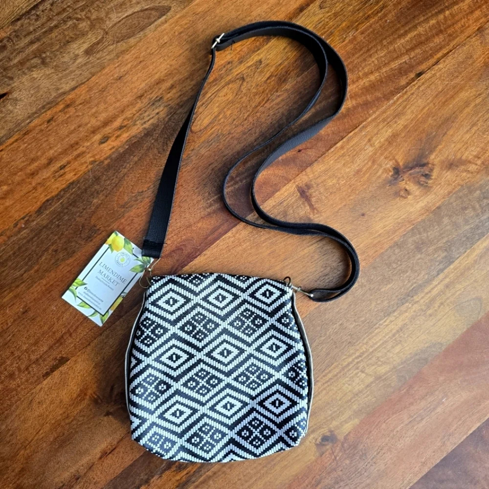 Black White Geometric Printed Flap Stud Clasp Weave Y2K Crossbody Fashion‎ Purse - Picture 2 of 5